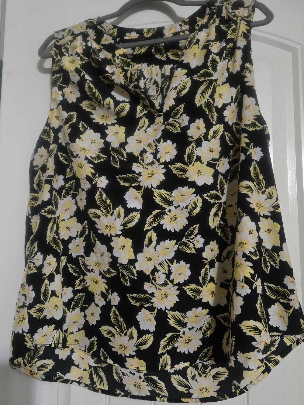 Dalia Black Floral Sleeveless V-Neck Tank with Yellow and White Flowers